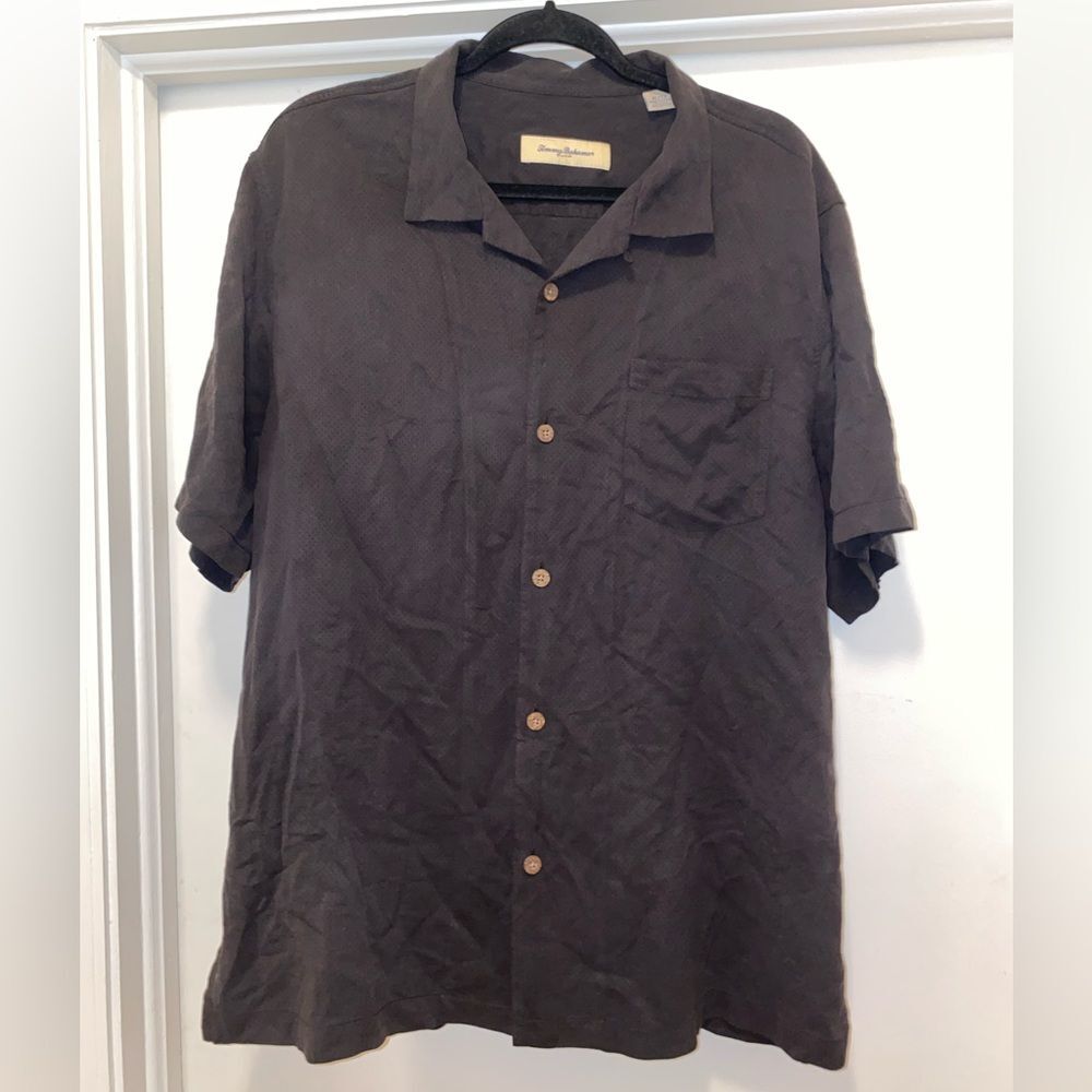 Tommy Bahama Silk Button Down Size XL Black Hawaiian Camp Vacation beach preppy